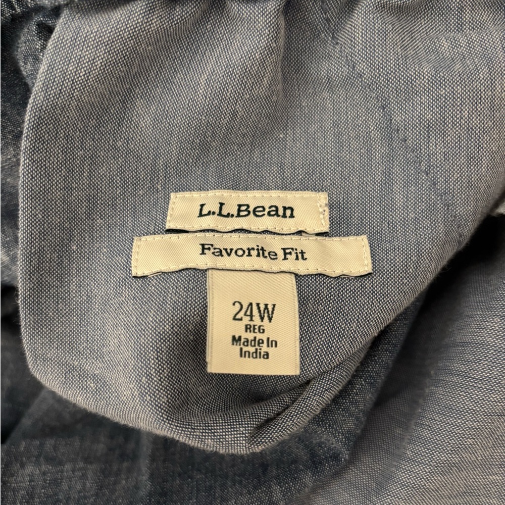 LL Bean Women’s Lakewashed Dock Blue Chambray Favorite Fit Short 28 - Picture 3 of 4